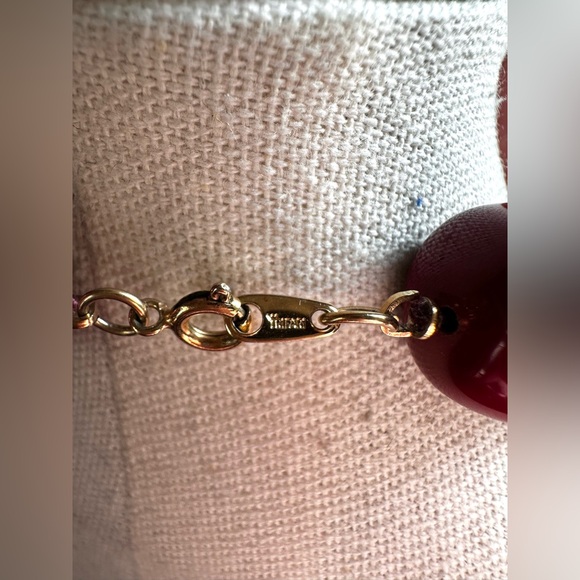 1950's Crown Trifari Red Delicious Lucite Apple Bead MCM Necklace - Picture 4 of 5